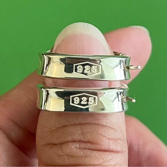 Tiffany & Co. T & CO 1837 Square Narrow Cushion Hoop Earrings - Picture 4 of 8